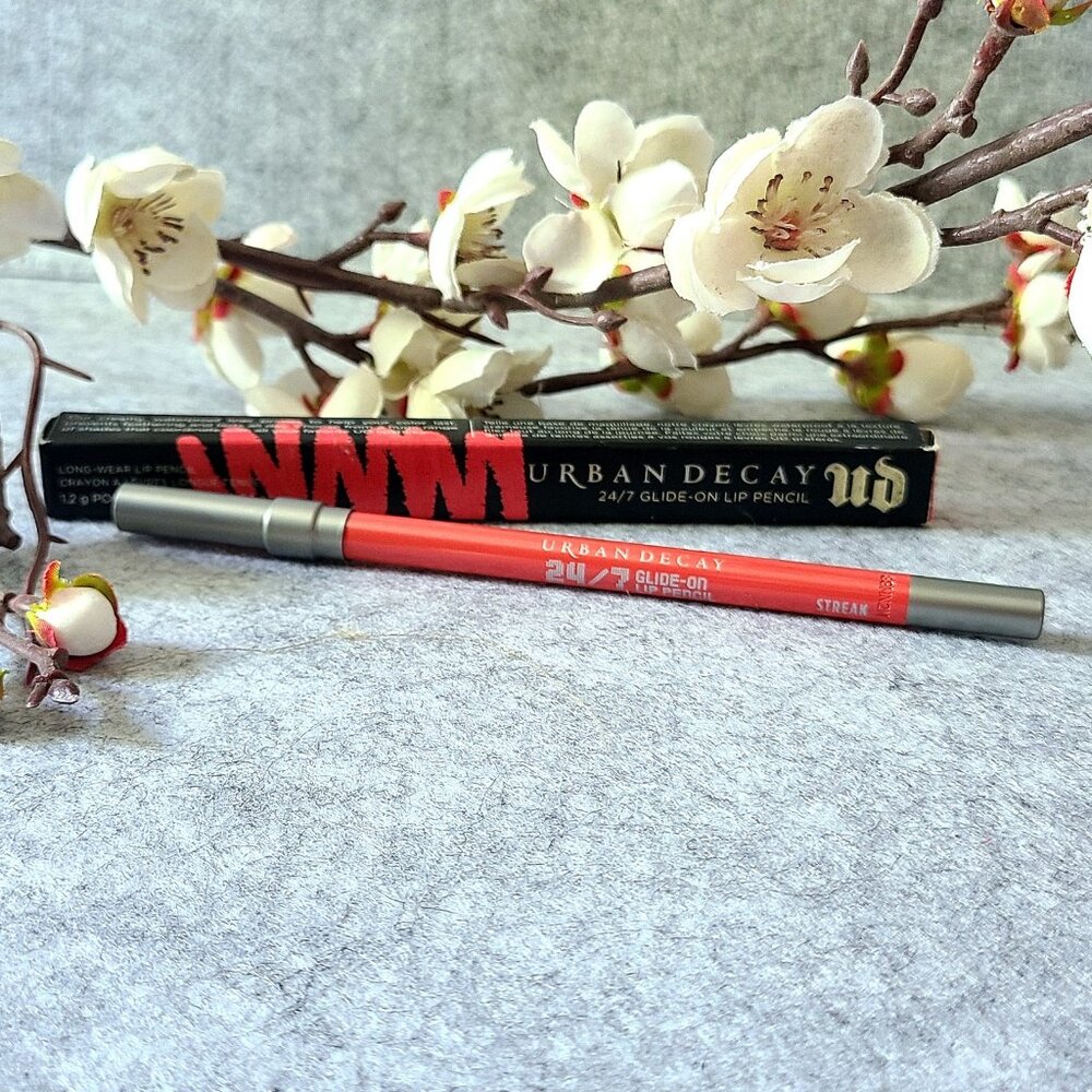 NEW Urban Decay 24/7 Glide-On Lip Pencil in 'Streak'